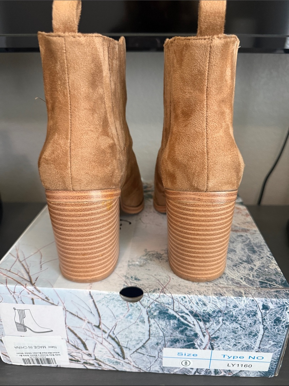 Women's Pointed Toe Suede Ankle Boots - Tan size 8 - Picture 3 of 6